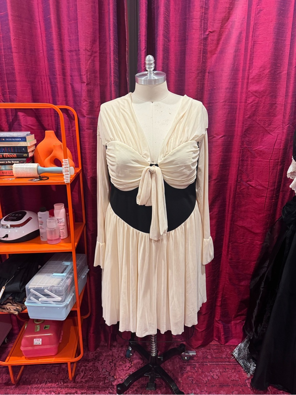 Off-shoulder knotted Mini Dress